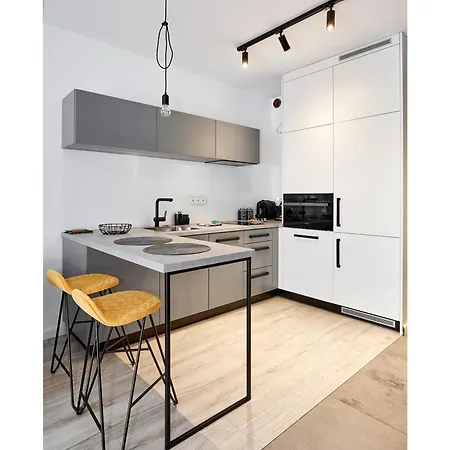 Old Town Chic By Bookinghost *